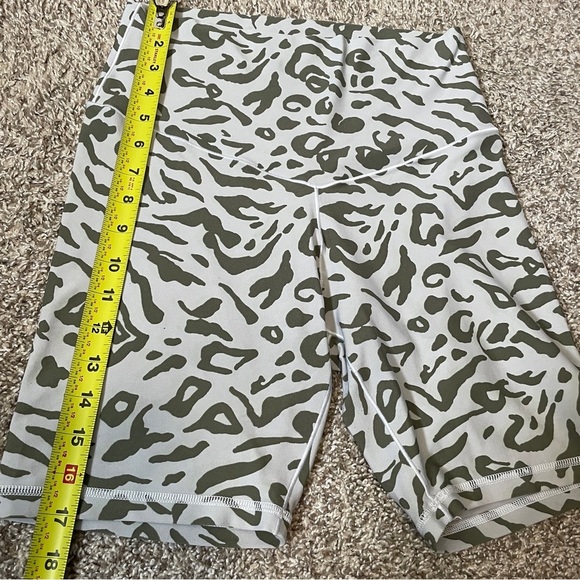 Offline by Aerie | Animal Print High-Rise Biker Shorts - Picture 3 of 7
